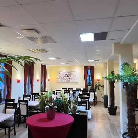 Deutsches Haus Und Restaurant Olympia Hotel 2*