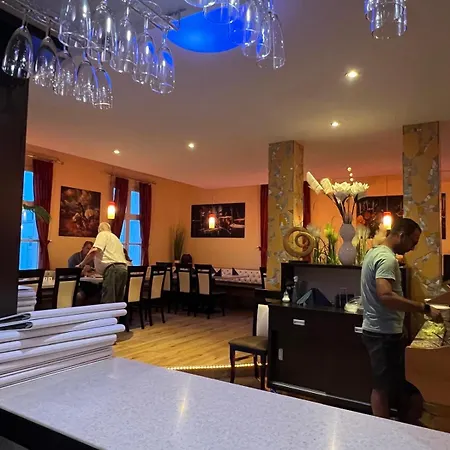 Deutsches Haus Und Restaurant Olympia Hotel